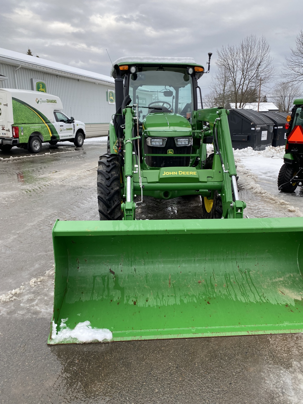 2024 John Deere 5075E Image 10
