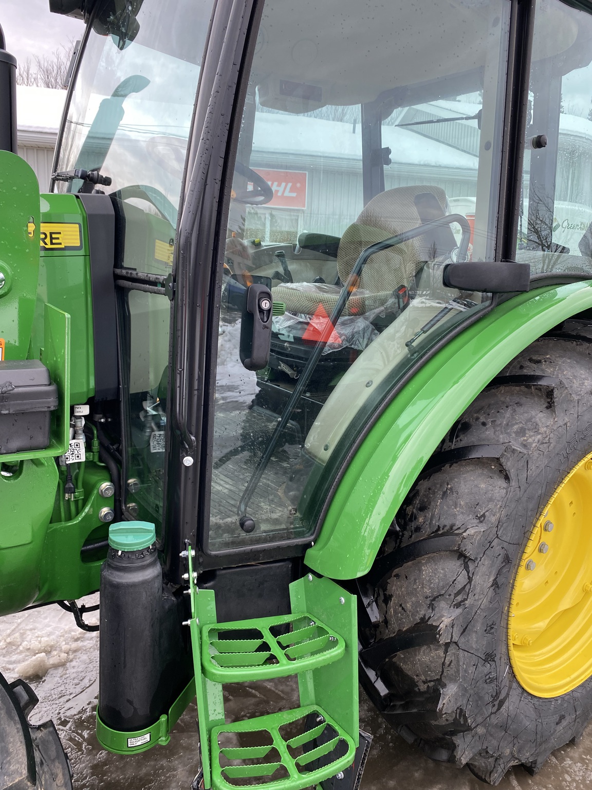 2024 John Deere 5075E Image 13