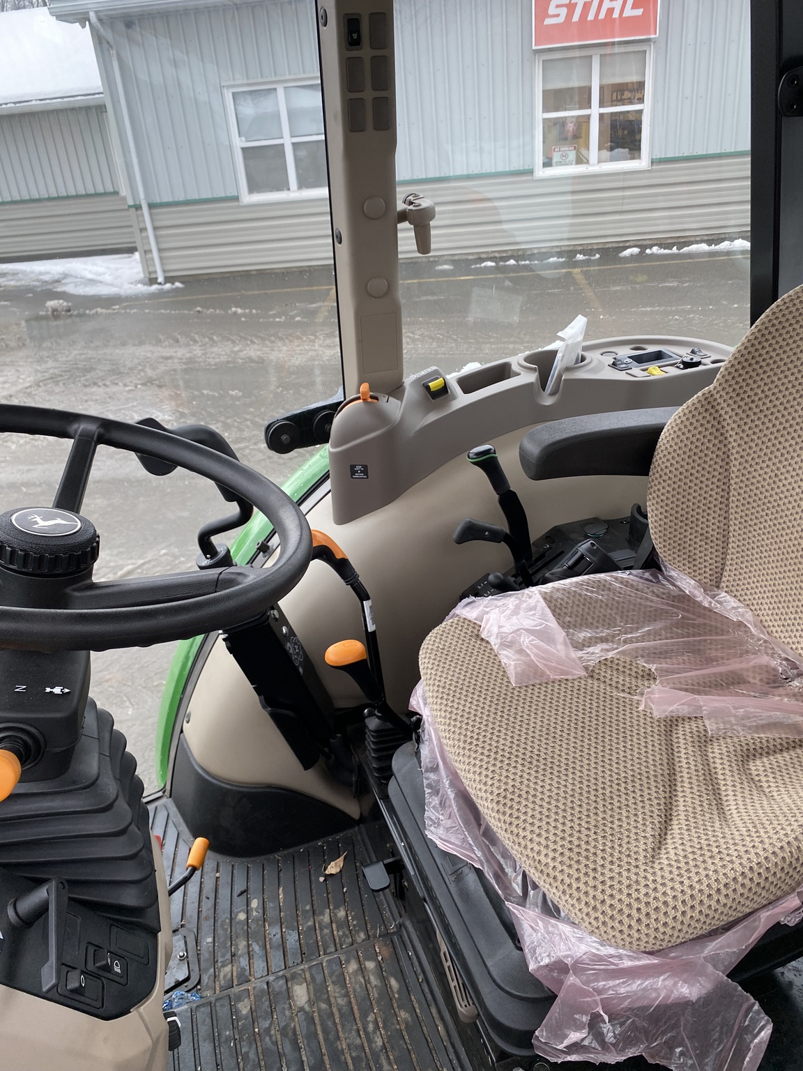 2024 John Deere 5075E Image 15