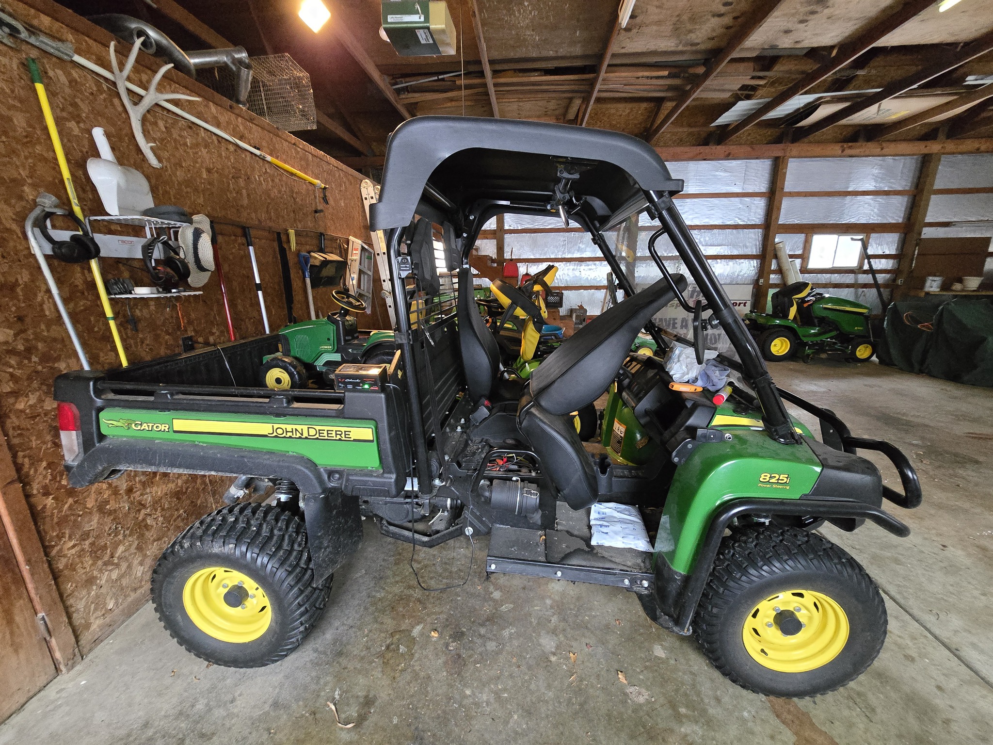 2016 John Deere XUV 825i Image 5