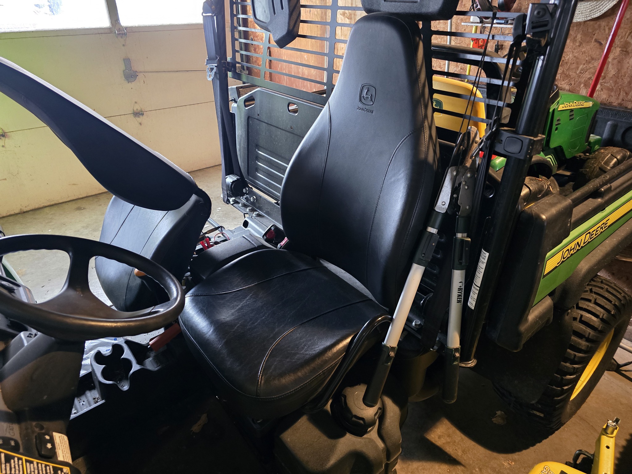 2016 John Deere XUV 825i Image 15