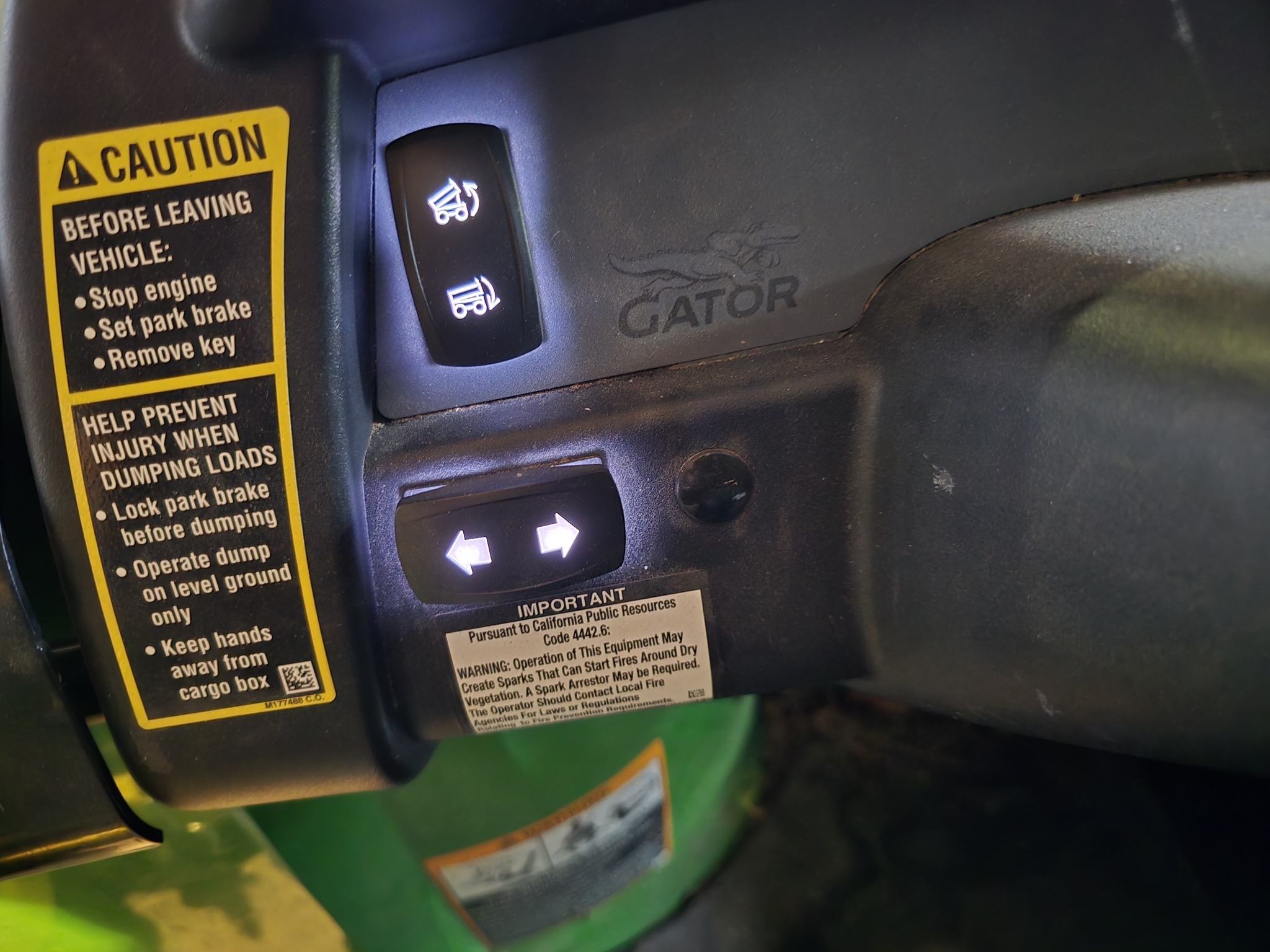 2016 John Deere XUV 825i Image 12