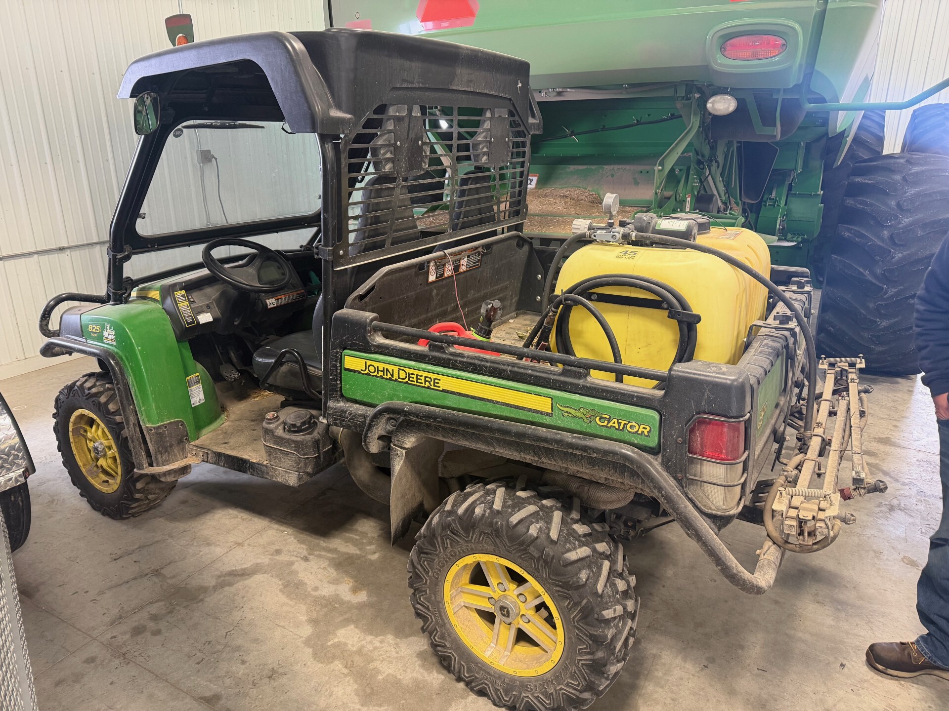 2012 John Deere XUV 825I GREEN Image 1