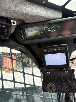 2020 John Deere 331G Photo 6