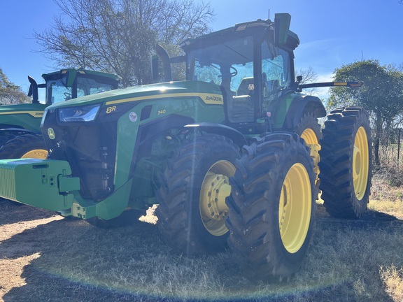 2025 John Deere 8R 340 Photo 2