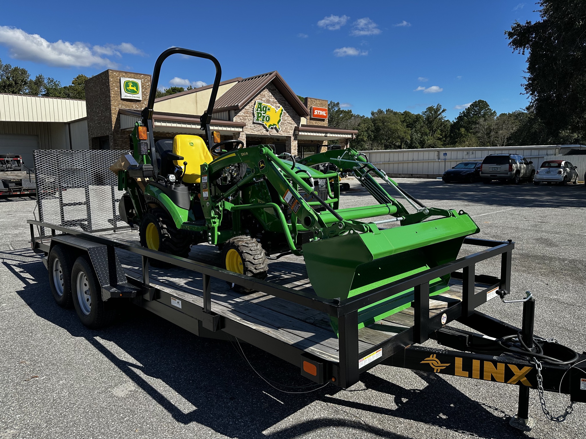 2026 John Deere 1025R Image 1