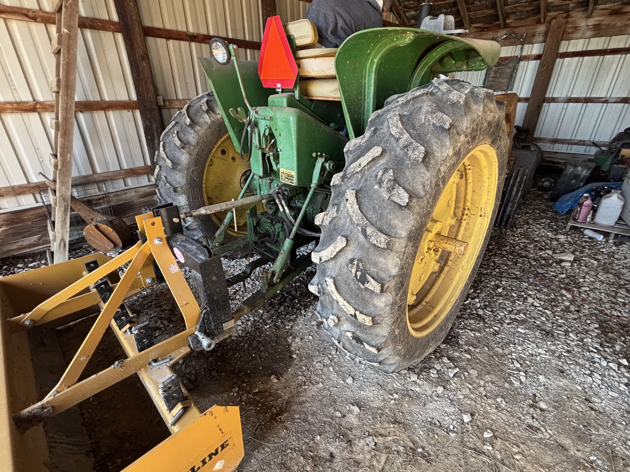 Used 1966 John Deere 2510 Utility Tractors at Koenig Equipment in Knightstown, IN - PhotoXL4