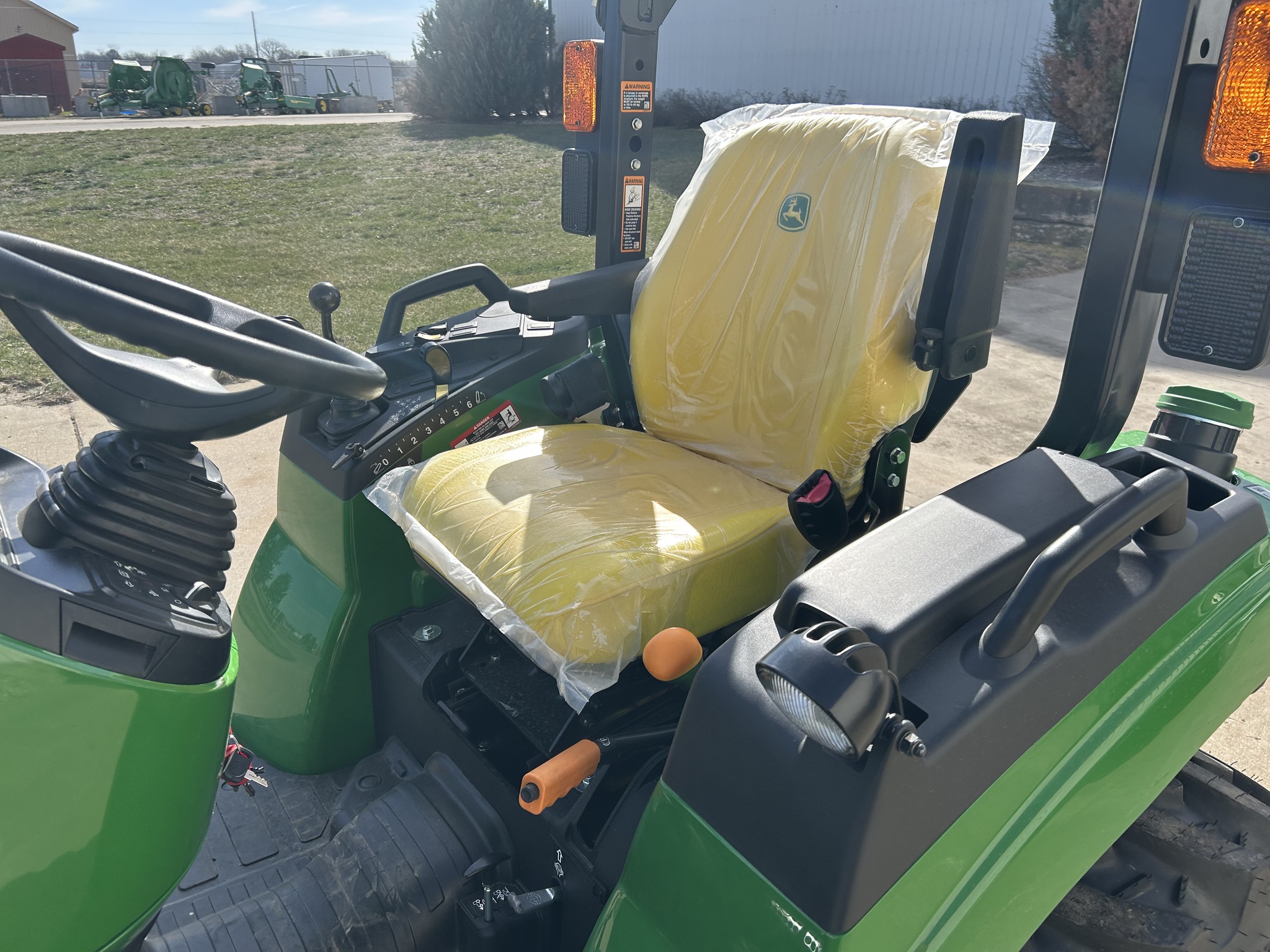  2025 John Deere 2032R at Heritage Tractor in Topeka, KS