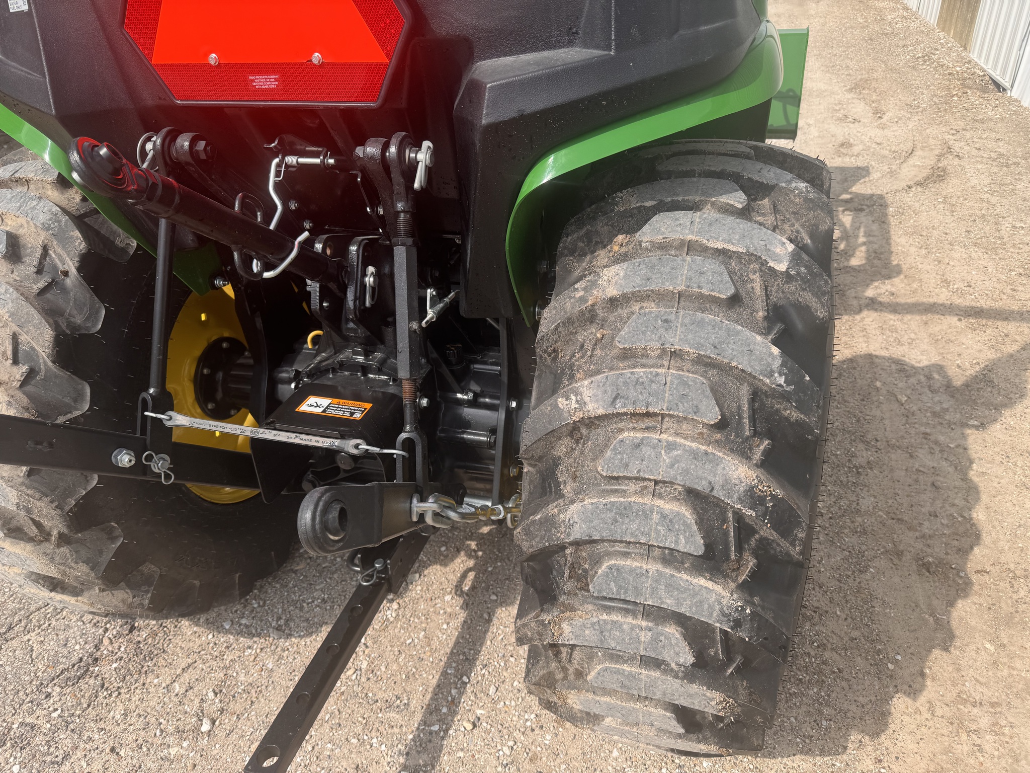  2025 John Deere 3025E at Heritage Tractor in Monmouth, IL