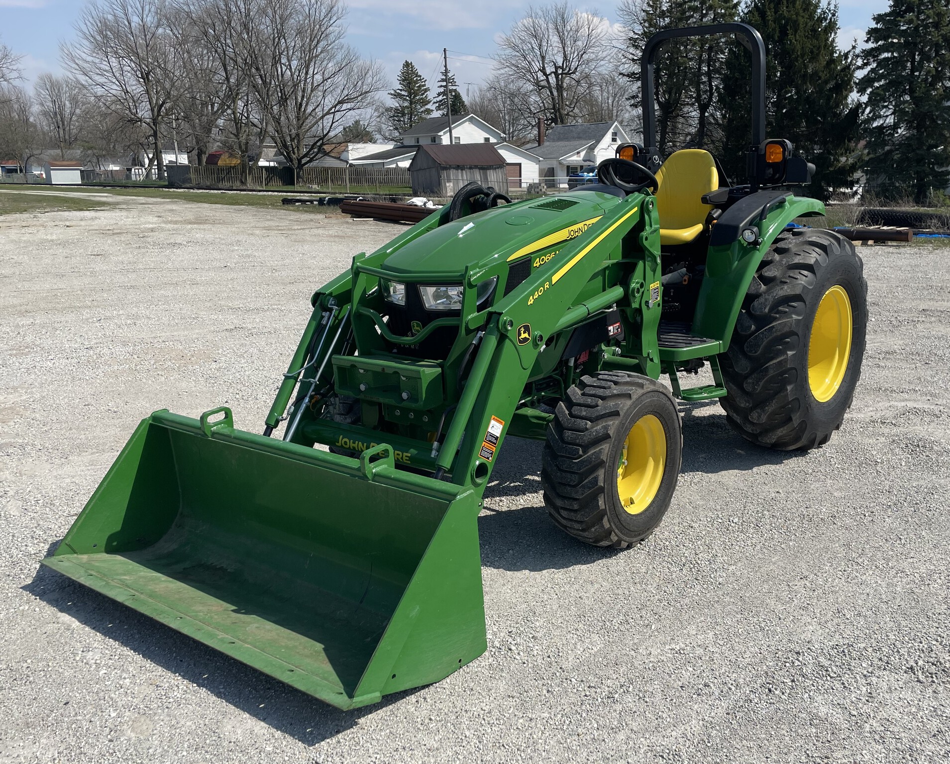 2022 John Deere 4066M Image 1