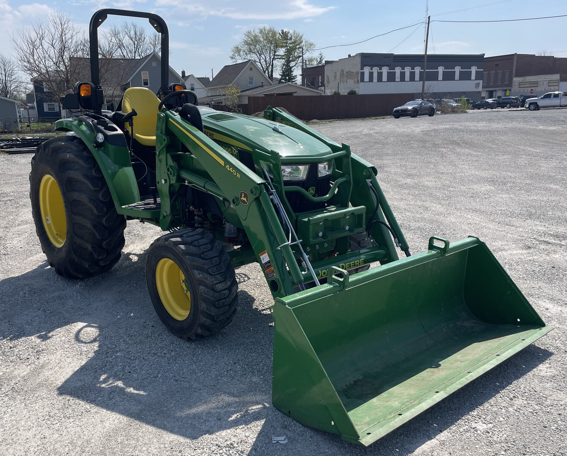 2022 John Deere 4066M Image 3