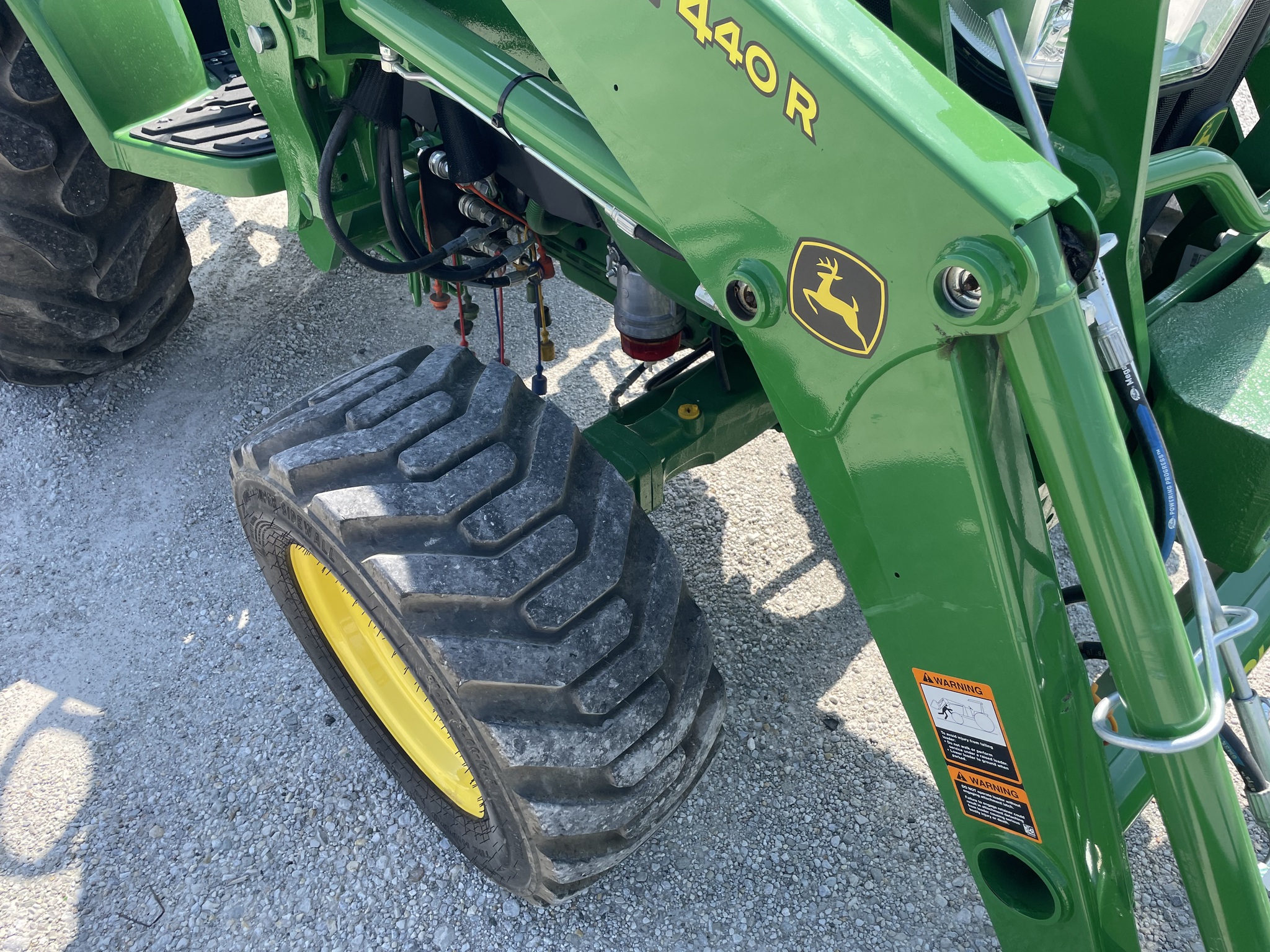 2022 John Deere 4066M Image 12