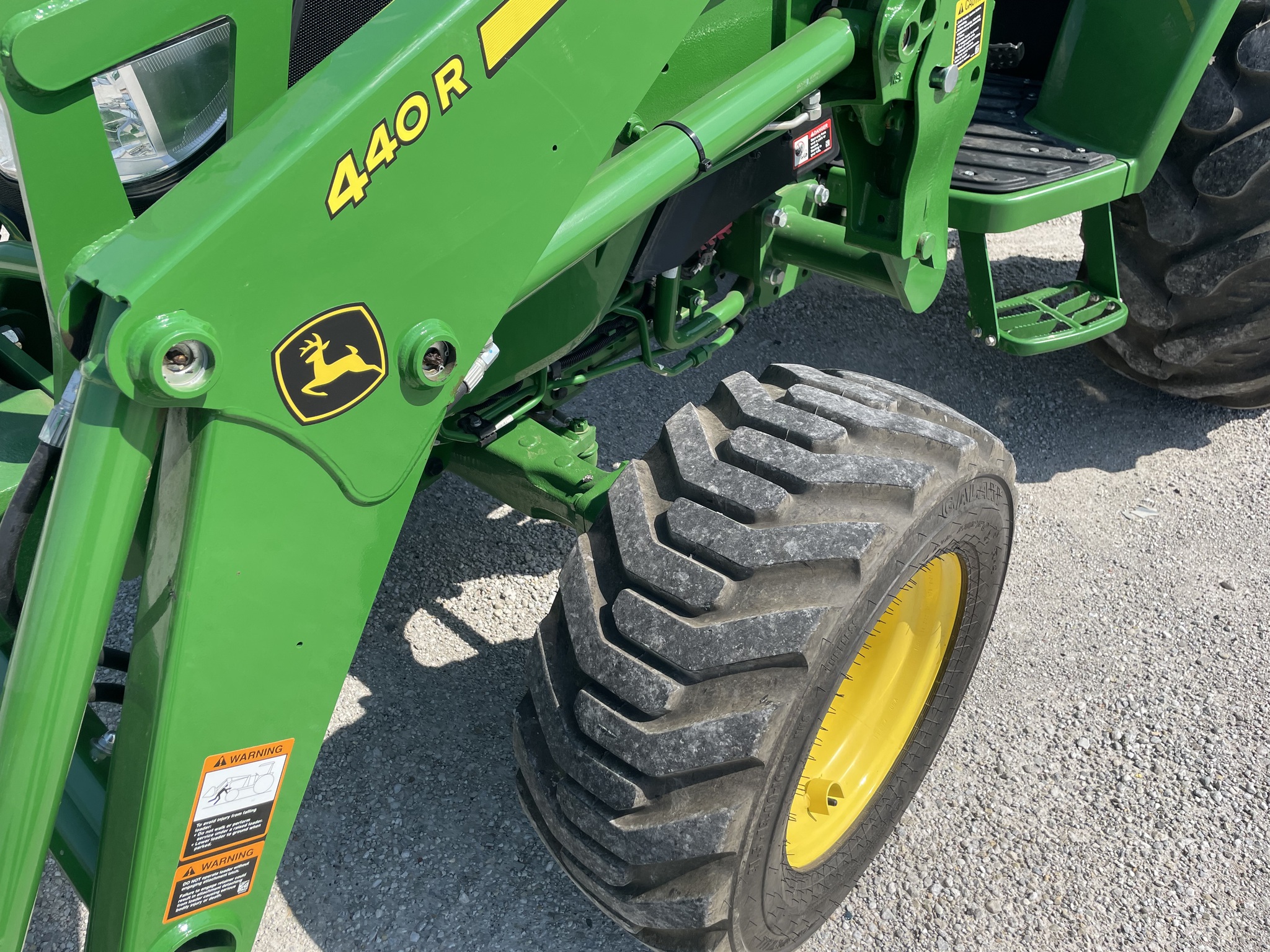 2022 John Deere 4066M Image 11