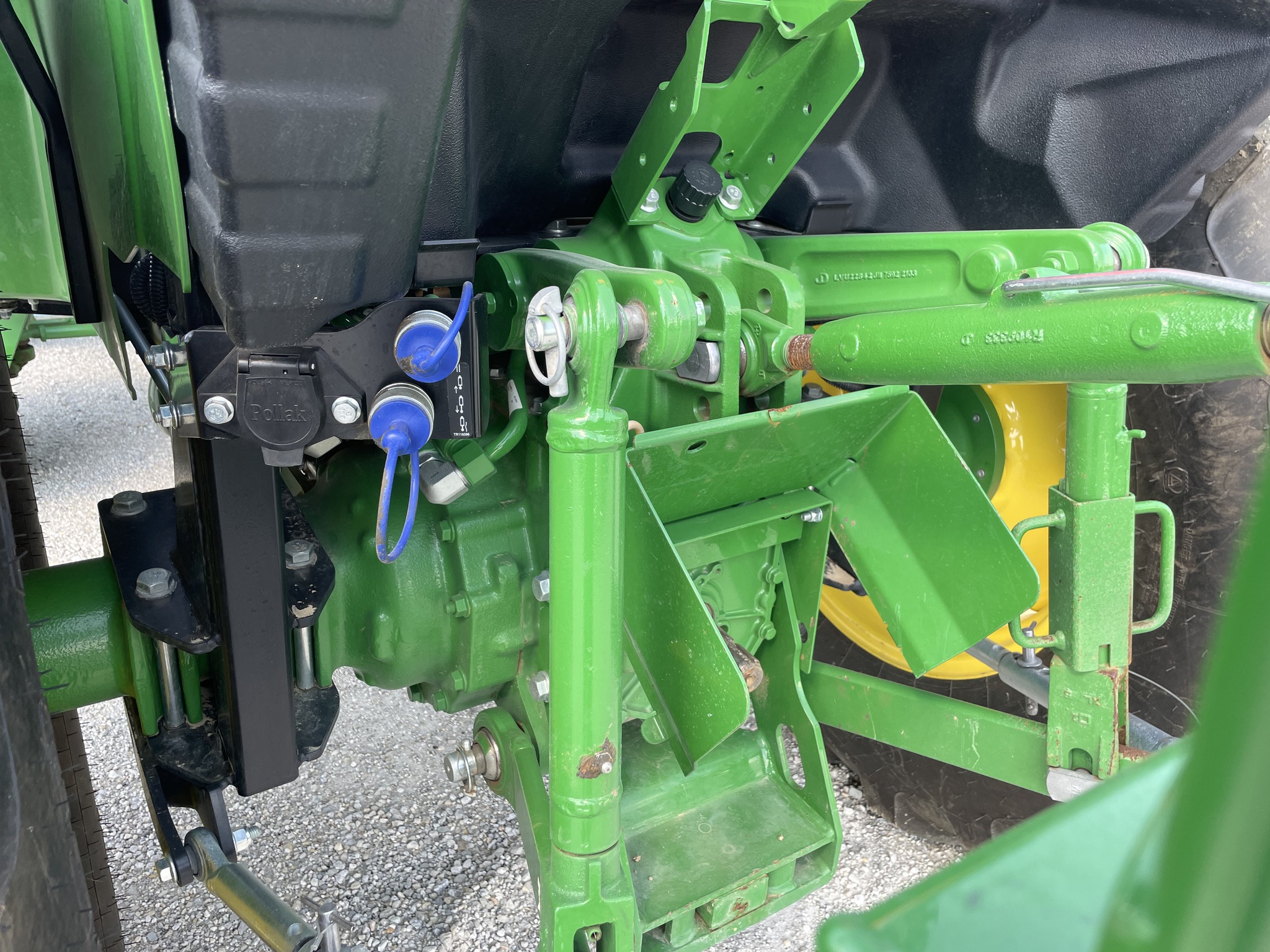 2022 John Deere 4066M Image 10