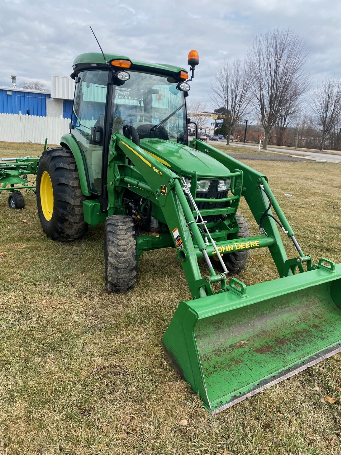 2018 John Deere 4066R Image 2