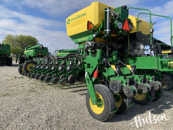 Photo of 2025 John Deere 1775NT