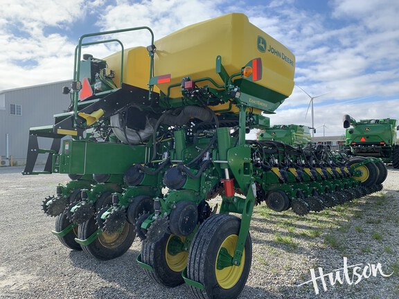 Photo of 2025 John Deere 1775NT