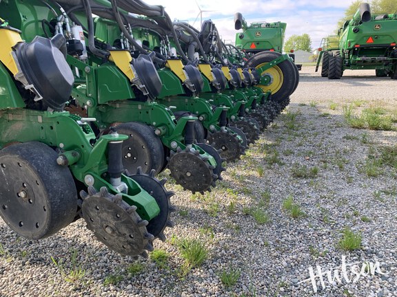 Photo of 2025 John Deere 1775NT
