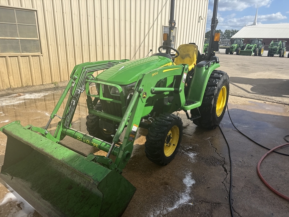 2022 John Deere 3032E Photo 4