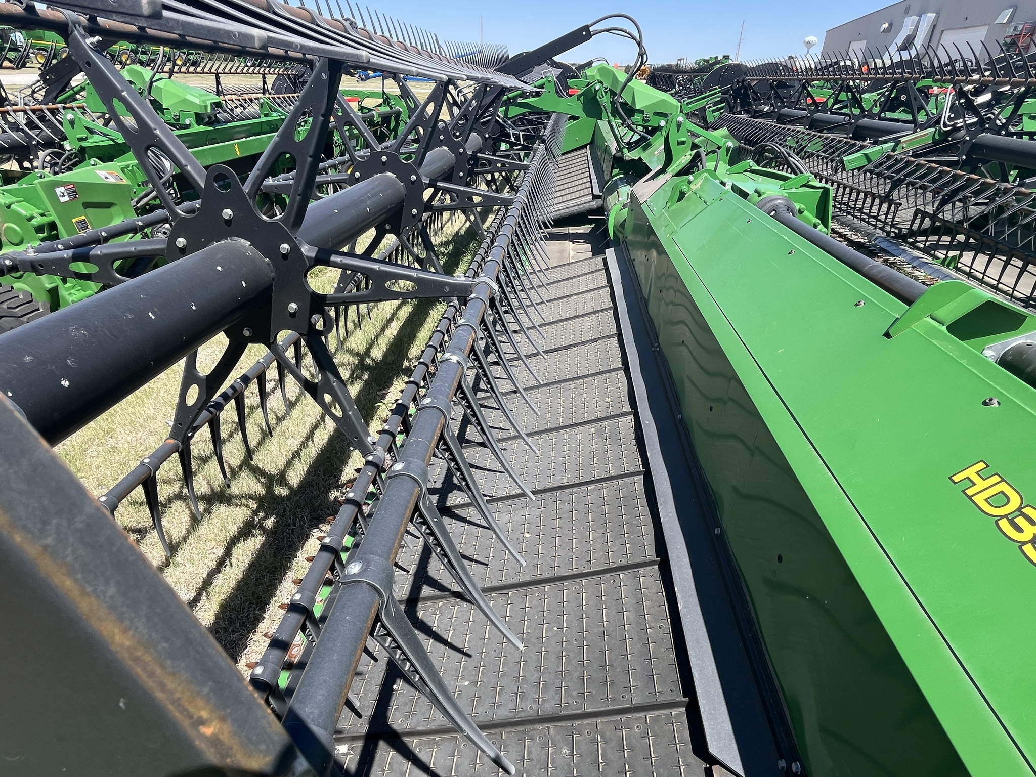 2024 John Deere HD35R Image 6