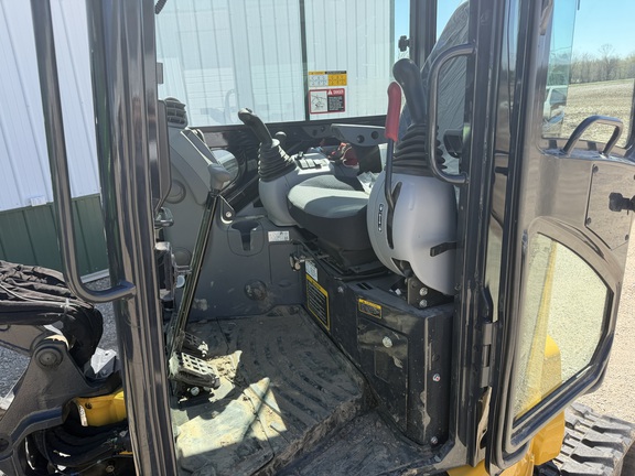 Photo of 2023 John Deere 35G