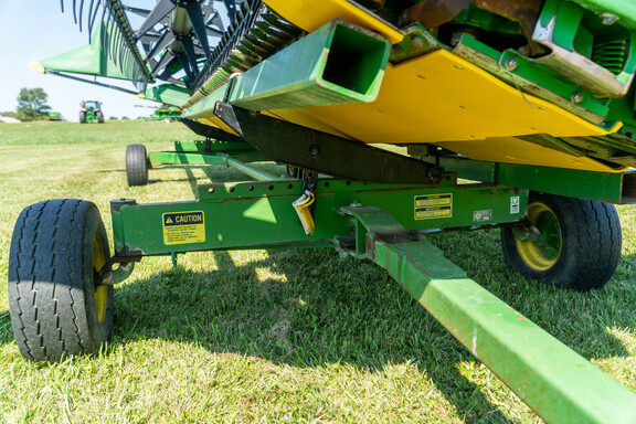 Used 2001 John Deere 920 Combine Platforms at Koenig Equipment in Anna, OH - Photo19