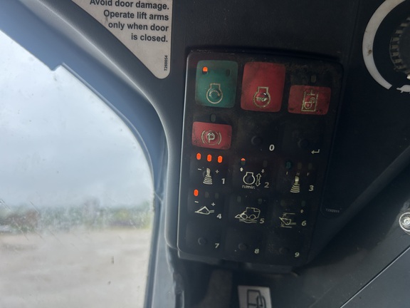 Photo of 2020 John Deere 330G