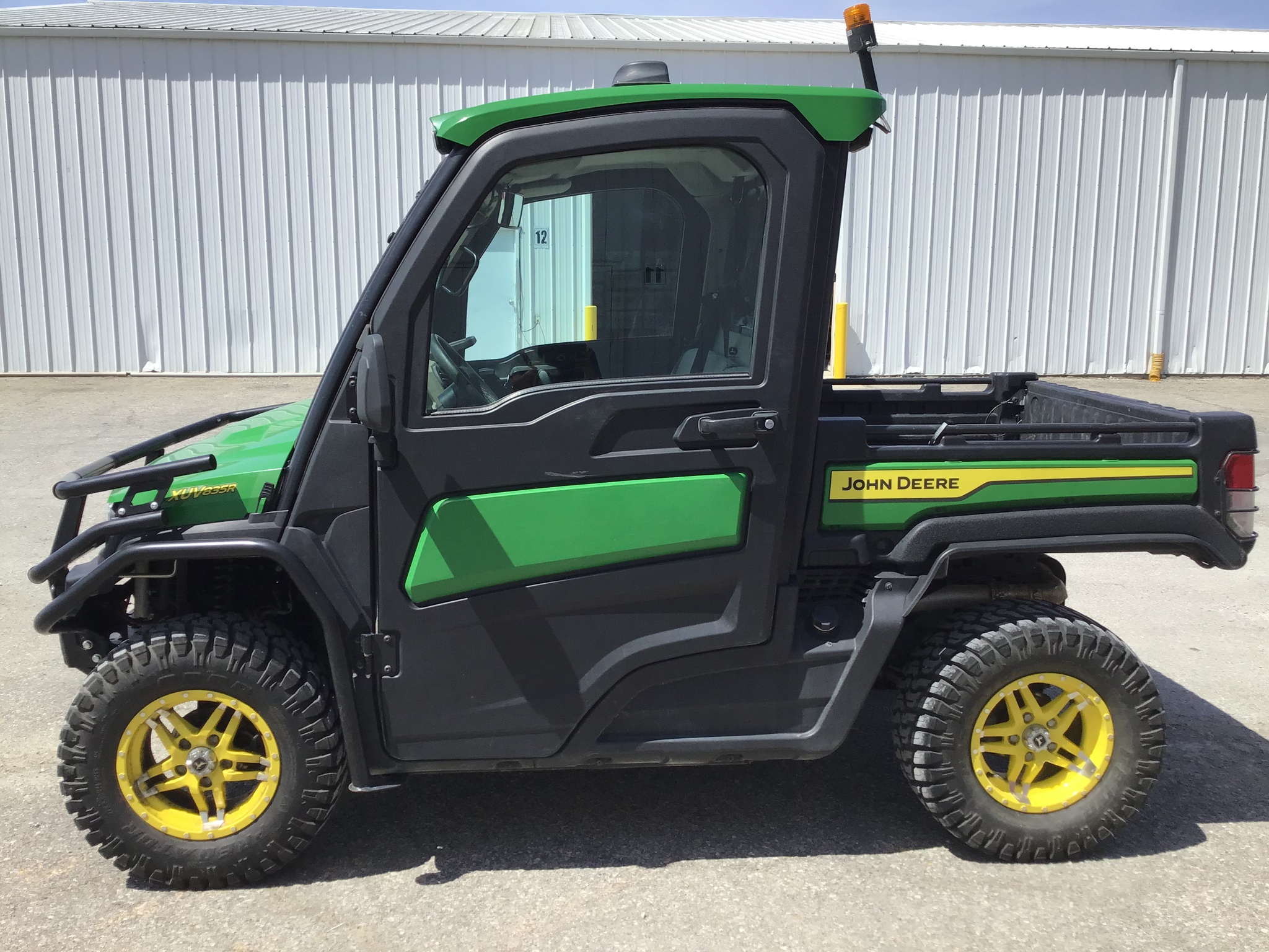 2022 John Deere XUV 835R Image 4