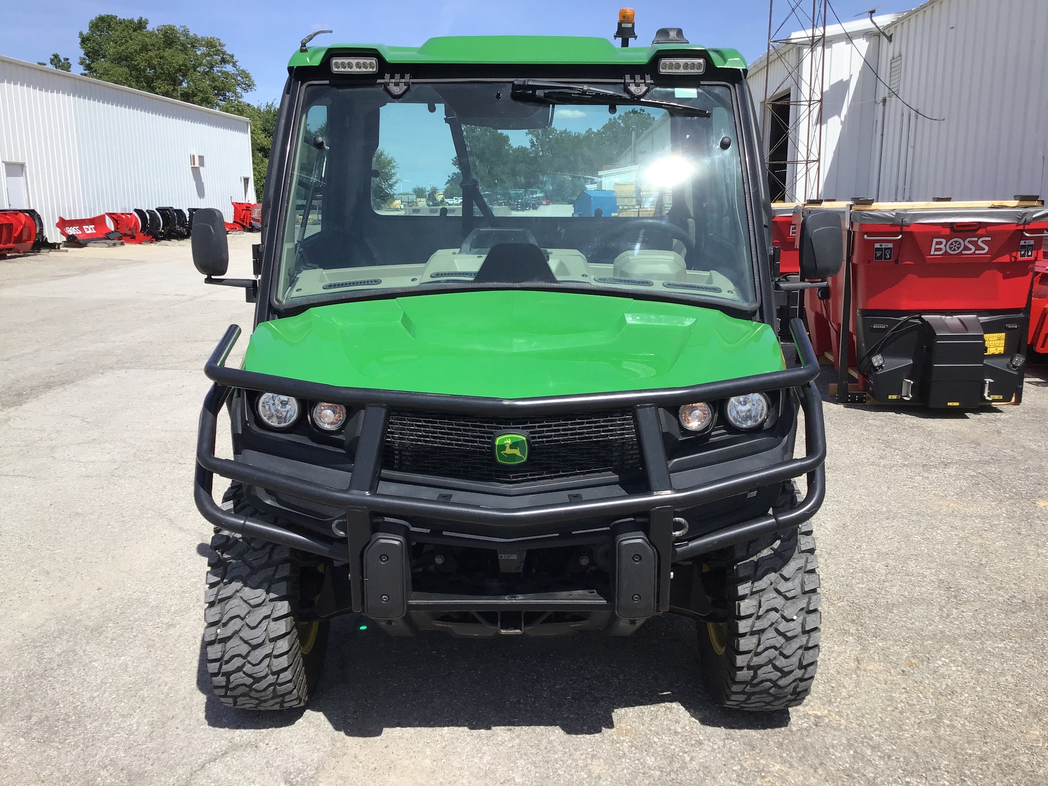2022 John Deere XUV 835R Image 2