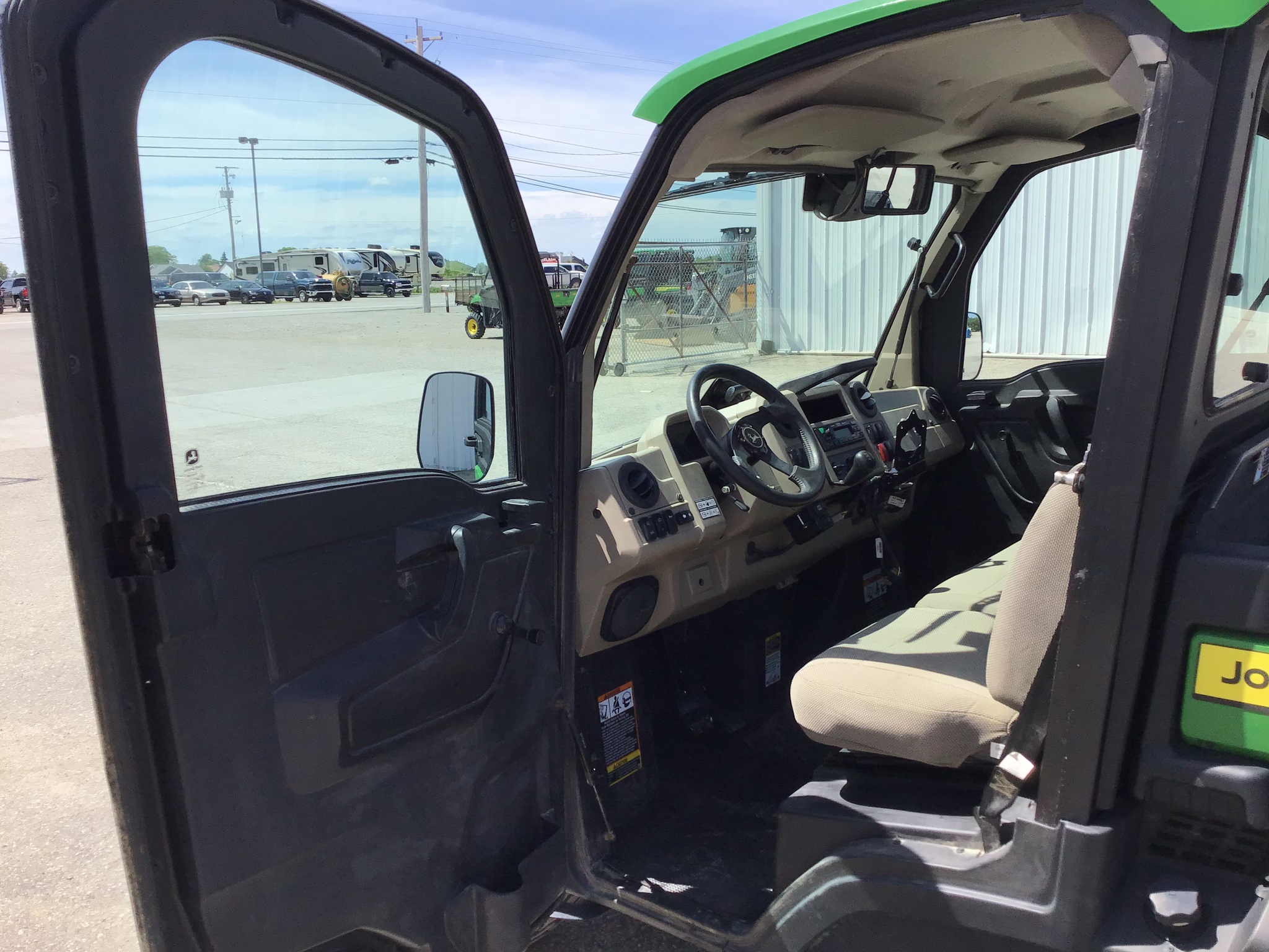 2022 John Deere XUV 835R Image 14