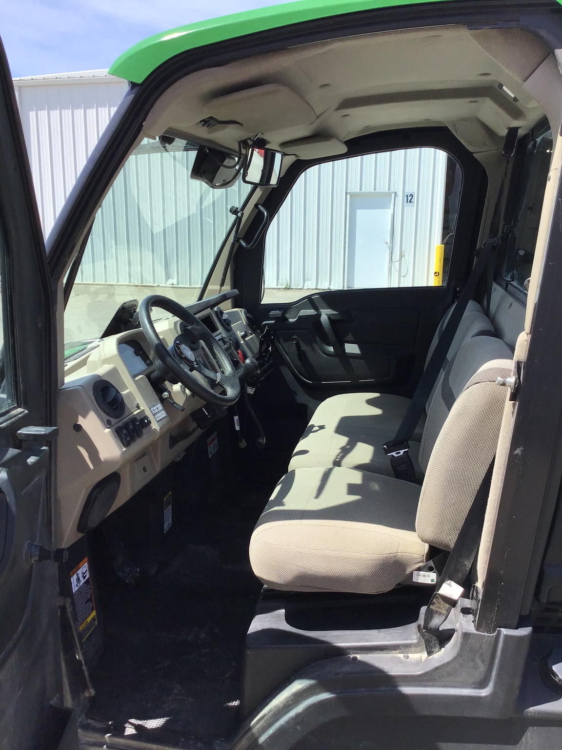 2022 John Deere XUV 835R Image 16