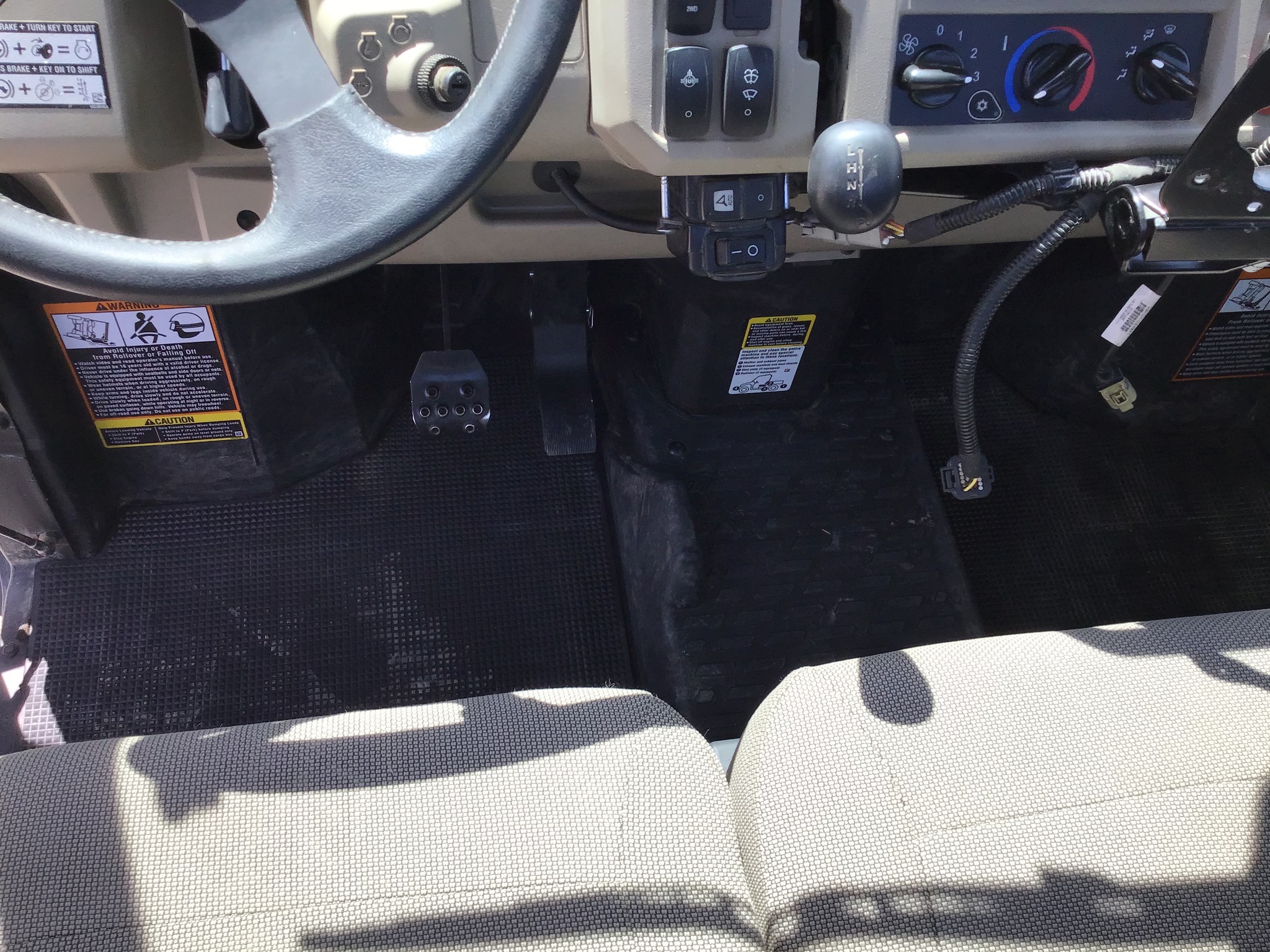 2022 John Deere XUV 835R Image 10