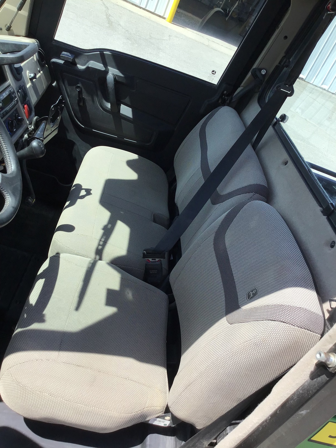 2022 John Deere XUV 835R Image 17