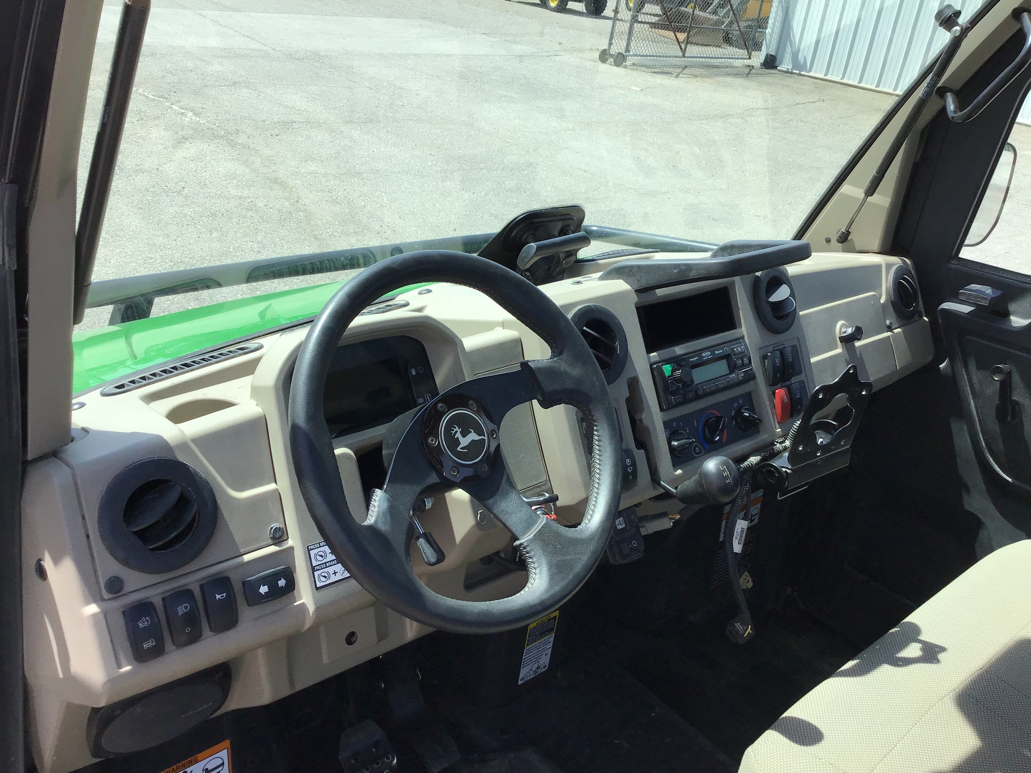 2022 John Deere XUV 835R Image 9