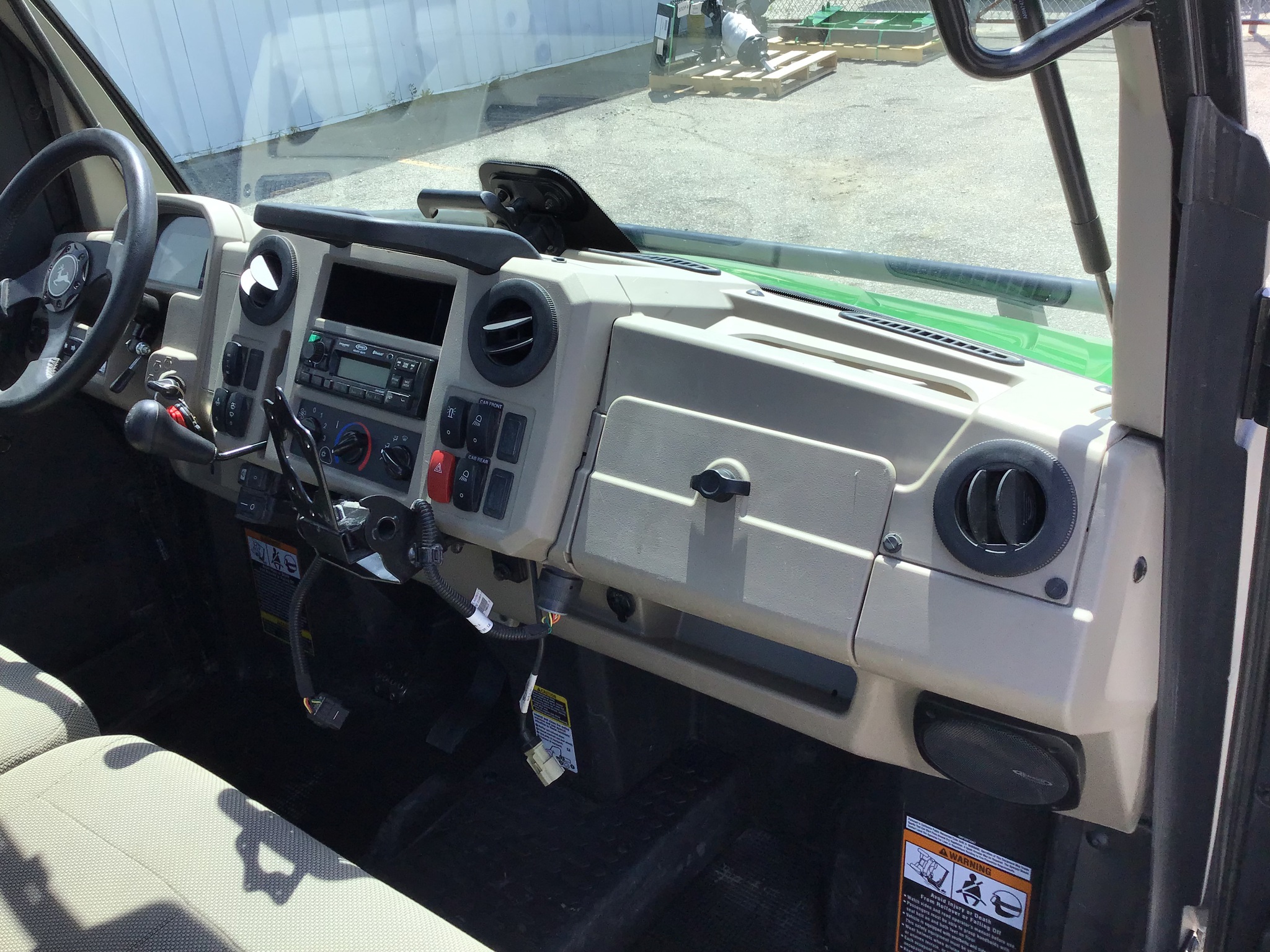 2022 John Deere XUV 835R Image 7