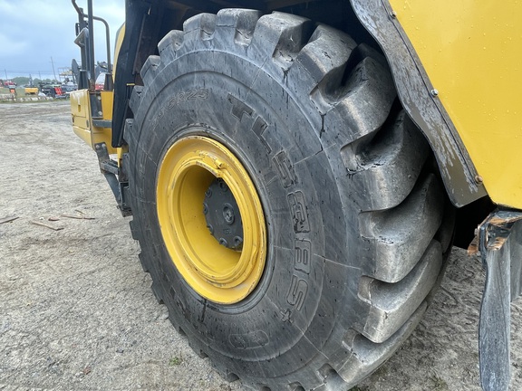 2016 Komatsu HM400-5