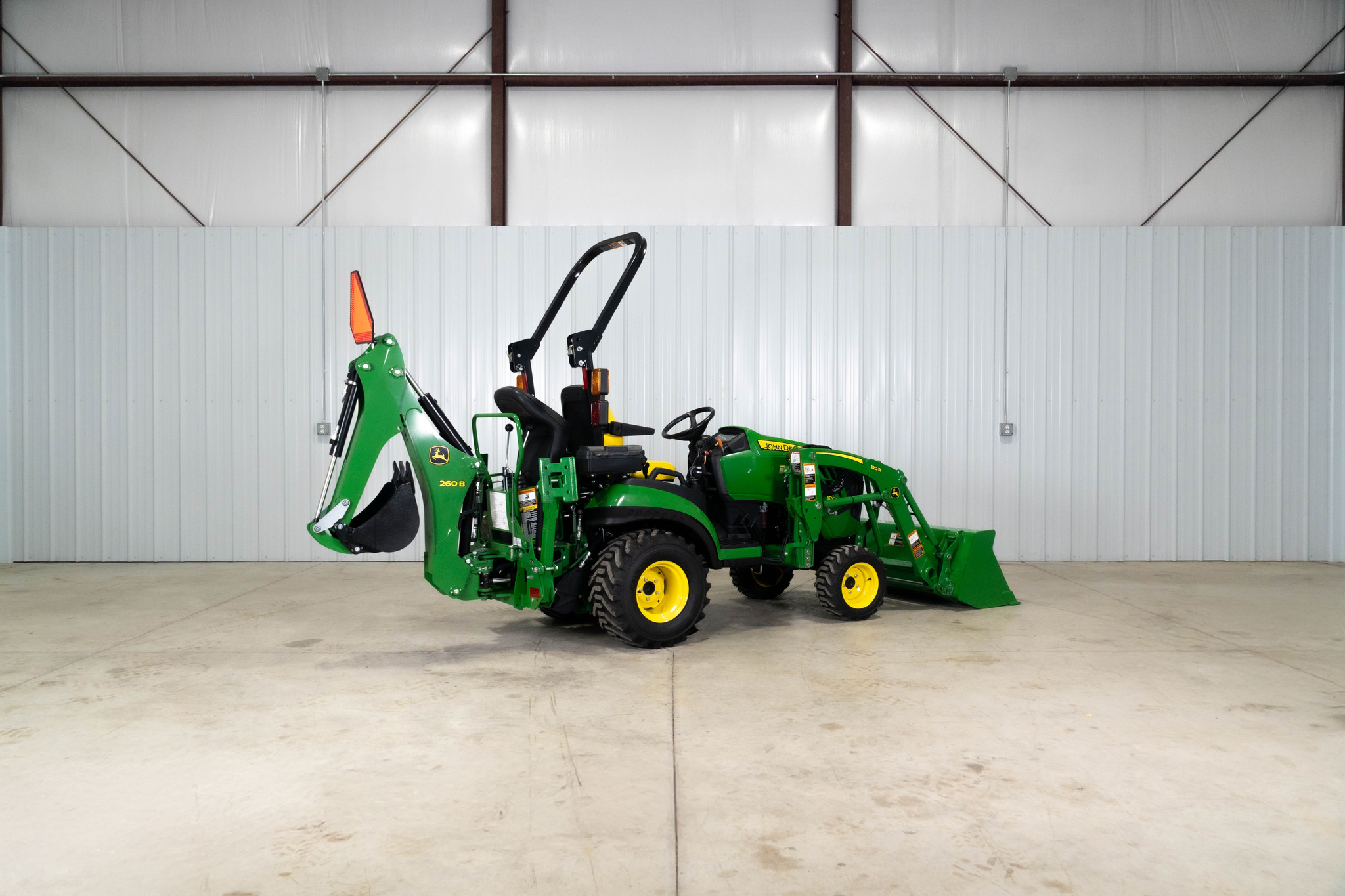 New In-Stock 2026 John Deere 1025R Compact Utility Tractors at Koenig Equipment in Oxford, OH - PhotoXL2