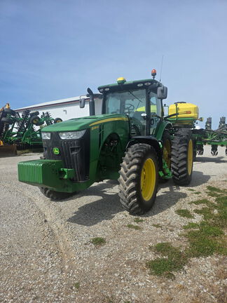 2011 John-Deere 8235R
