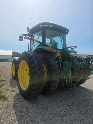 2011 John-Deere 8235R