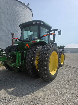 2011 John-Deere 8235R