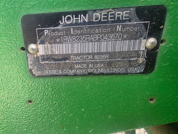 2011 John-Deere 8235R