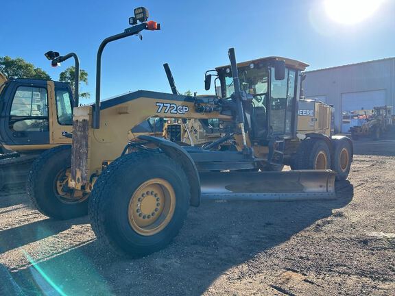 Photo of a 2011 John Deere 772G