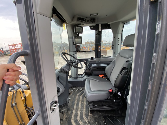 2023 John Deere 524 P