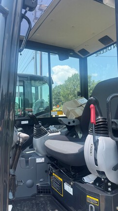 2024 John Deere 60 P-Tier-8