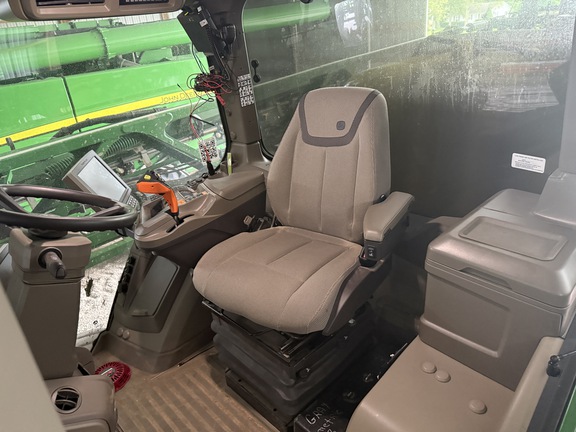 Photo of 2024 John Deere 408R