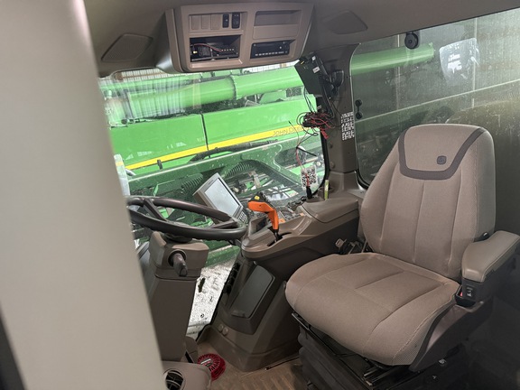 Photo of 2024 John Deere 408R