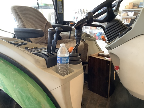 Photo of 2021 John Deere 4066R