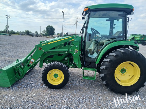 Photo of 2021 John Deere 4066R