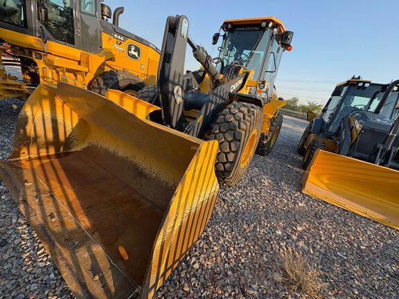 Photo of 2025 John Deere 544P