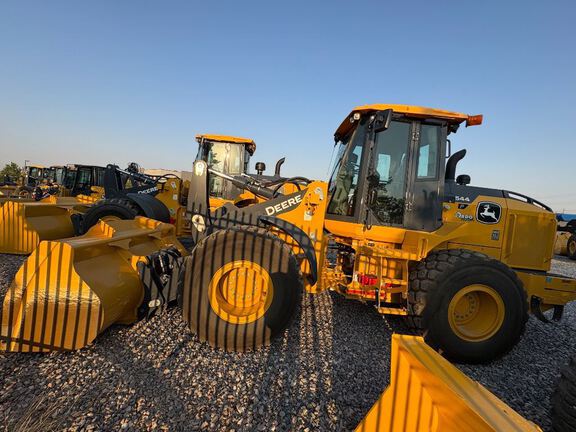 2025 John Deere 544P